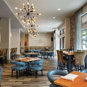Dining area at Hilton Garden Inn Mobile Downtown.
