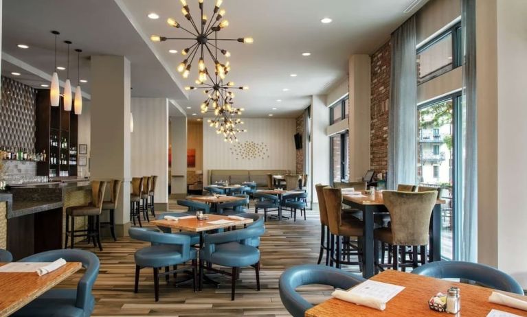 Dining area at Hilton Garden Inn Mobile Downtown.