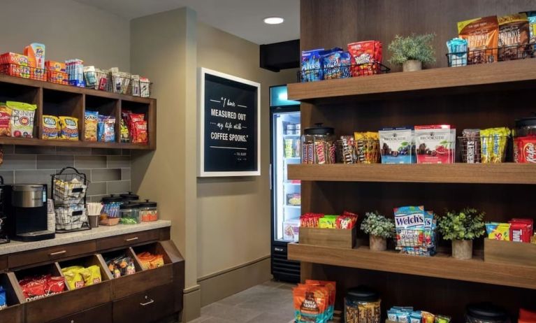 Snack bar at Hilton Garden Inn Mobile Downtown.