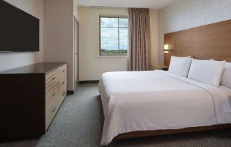 Day use room at Embassy Suites By Hilton Oahu Kapolei.