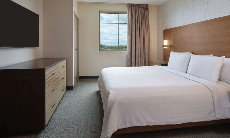 Day use room at Embassy Suites By Hilton Oahu Kapolei.
