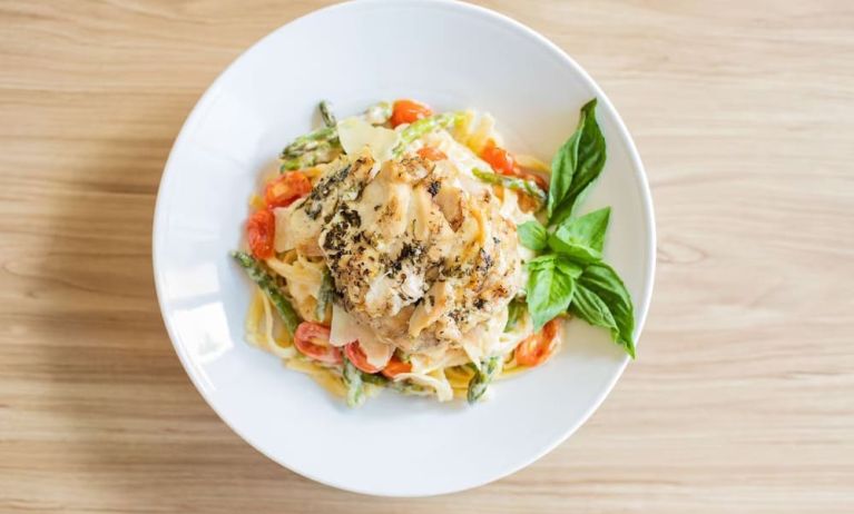 Restaurant available at Embassy Suites By Hilton Oahu Kapolei.