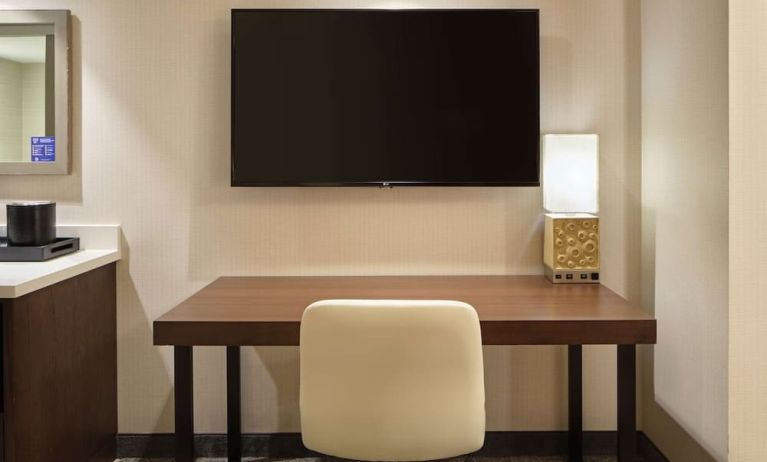 Work space at Embassy Suites By Hilton Oahu Kapolei.