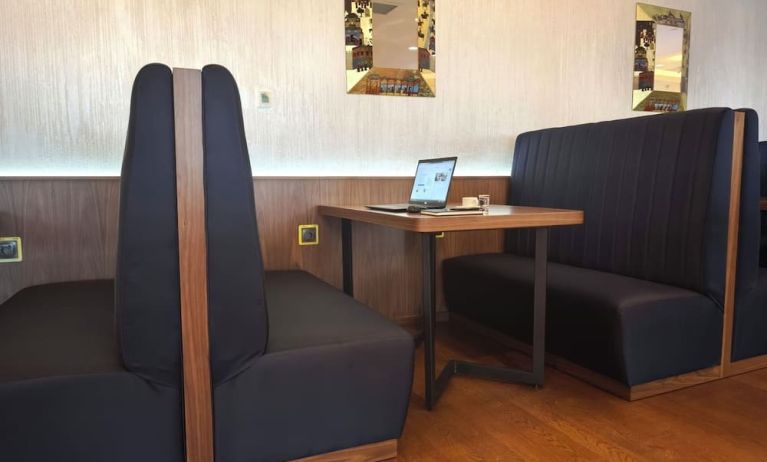 Lounge at Hampton By Hilton Samsun.