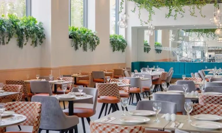 Restaurant at Hilton Garden Inn Rome Colosseum.