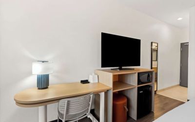 TV and work desk at Spark By Hilton Fountain Hills Scottsdale.