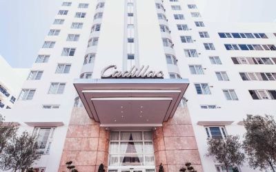 Entrance and outdoor view of Cadillac Hotel & Beach Club, Autograph Collection.