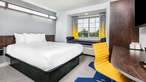 Hotel Microtel Inn And Suites By Wyndham Austin Airport image