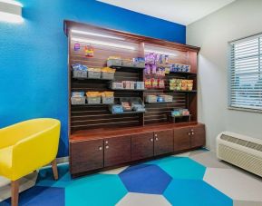 Snack bar at Microtel Inn And Suites By Wyndham Austin Airport.