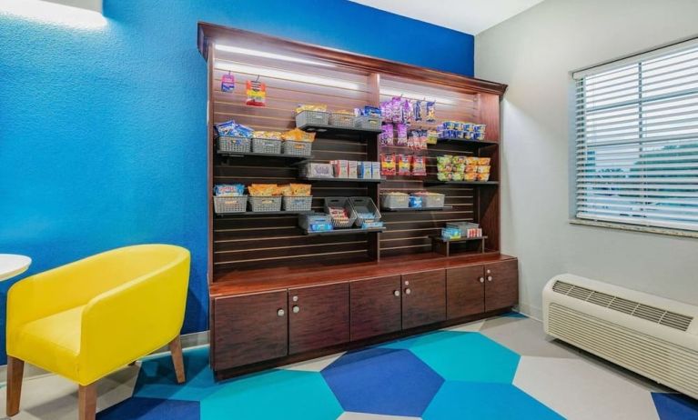 Snack bar at Microtel Inn And Suites By Wyndham Austin Airport.