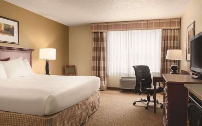 Romantic day use room at Country Inn & Suites By Radisson Mankato Hotel.