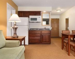 Romantic day use room at Country Inn & Suites By Radisson Mankato Hotel.