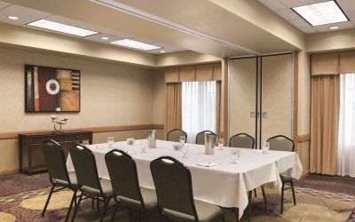 Meeting room at Country Inn & Suites By Radisson Mankato Hotel.