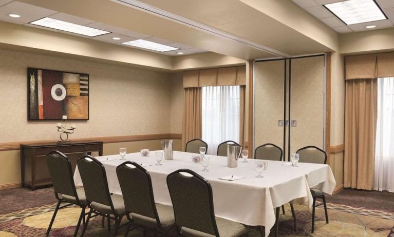 Meeting room at Country Inn & Suites By Radisson Mankato Hotel.