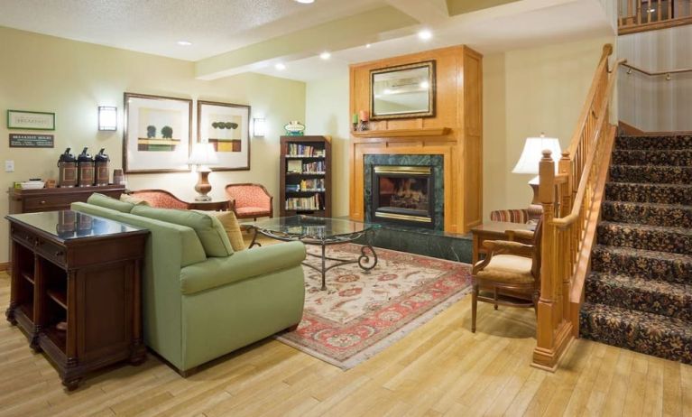 Lobby seating at Country Inn & Suites By Radisson Mankato Hotel.