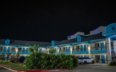 Property exterior at Hotel Bliss Kemah Boardwalk.