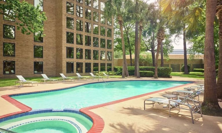 Outdoor pool at DoubleTree By Hilton Houston Intercontinental Airport.