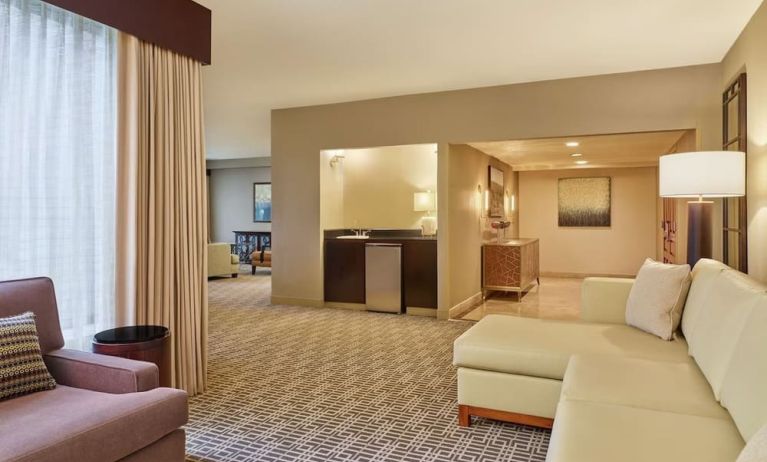 Lounge area at DoubleTree By Hilton Houston Intercontinental Airport.