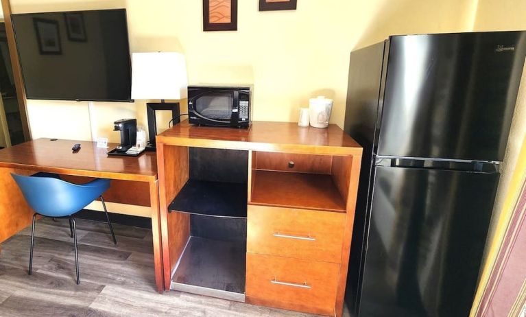Day use room amenities at Studio 6 Baltimore West - Catonsville.