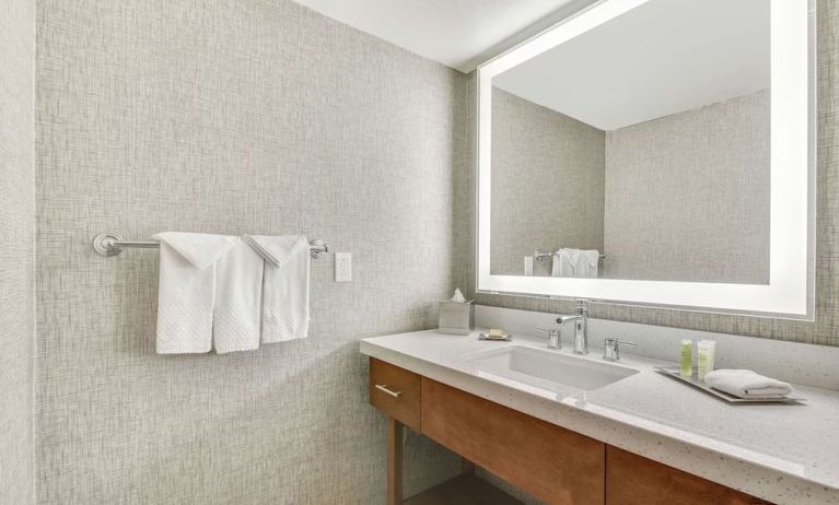 Day use room at Hilton Phoenix Tapatio Cliffs Resort.
