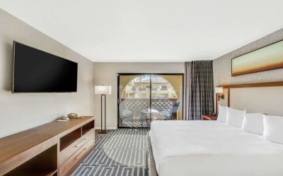 Day use room at Hilton Phoenix Tapatio Cliffs Resort.