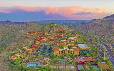 Hotel exterior at Hilton Phoenix Tapatio Cliffs Resort.