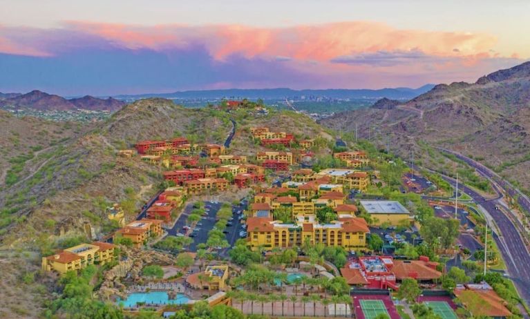 Hotel exterior at Hilton Phoenix Tapatio Cliffs Resort.