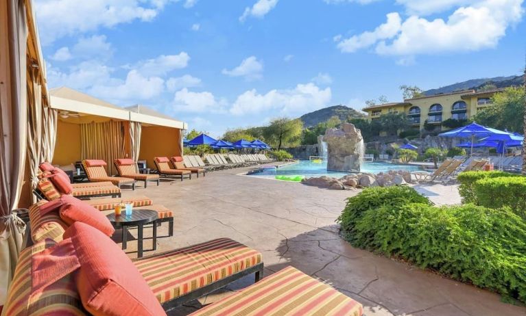 Outdoor pool at Hilton Phoenix Tapatio Cliffs Resort.