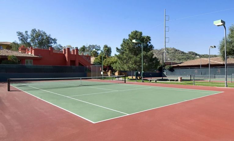 Tennis court at Hilton Phoenix Tapatio Cliffs Resort.