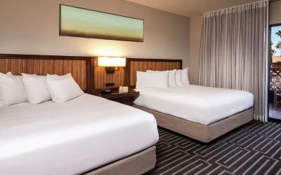 Day use room at Hilton Phoenix Tapatio Cliffs Resort.