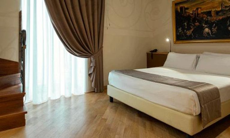 Grand Hotel Europa, Naples