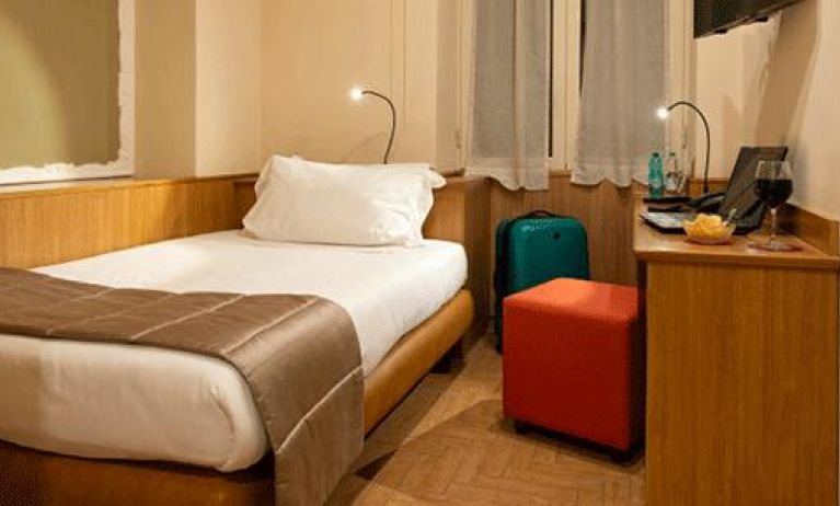 Grand Hotel Europa, Naples