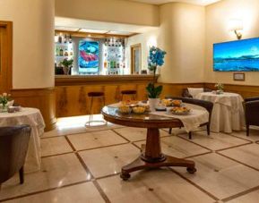 Grand Hotel Europa, Naples