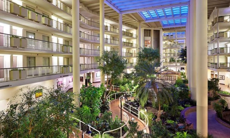 Outdoor seating and terrace at Embassy Suites By Hilton Parsippany.
