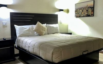 Day use room at Del Aire Inn.
