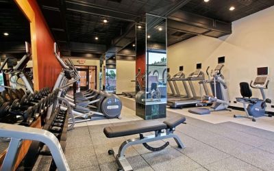 Gym at Hilton Chicago/Oak Brook Suites.