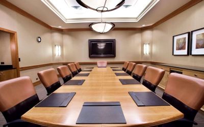 meeting room at Hilton Chicago/Oak Brook Suites.