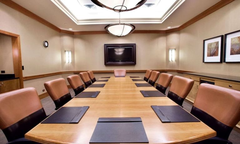meeting room at Hilton Chicago/Oak Brook Suites.
