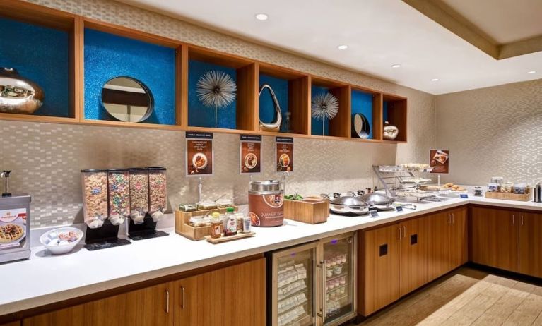 Breakfast available at SpringHill Suites Baltimore BWI Airport.
