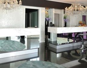 Hotel In - Lounge room, Pianiga