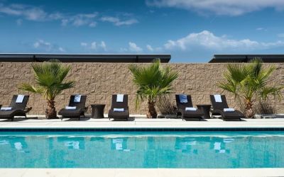 Outdoor pool at SpringHill Suites By Marriott Milpitas.