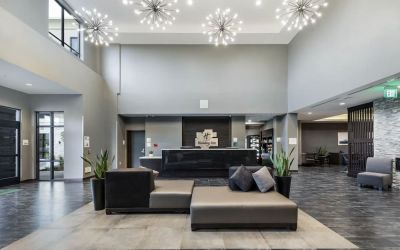 Lobby and lounge at Holiday Inn Hotel & Suites Silicon Valley - Milpitas.
