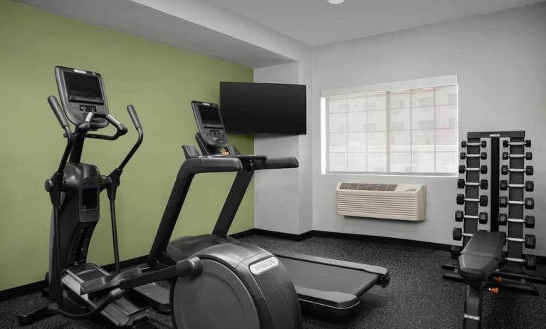 Fitness center at Spark By Hilton Tucson Airport.