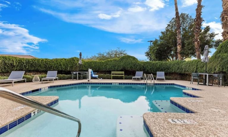 Outdoor pool at Spark By Hilton Glendale Phoenix North.