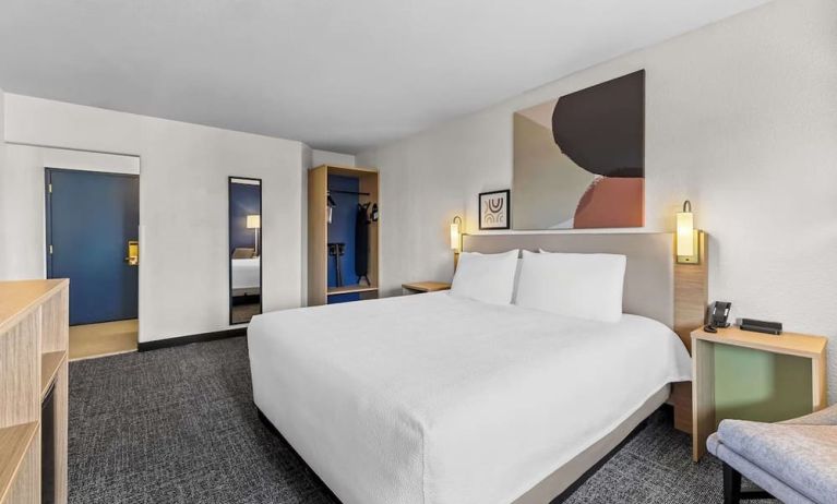 Day use room at Spark By Hilton Glendale Phoenix North.