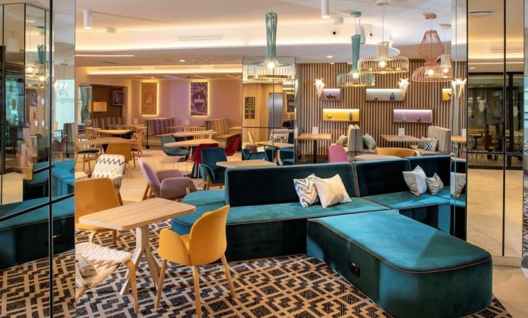 Lounge and coworking space at Hampton By Hilton Bialystok.