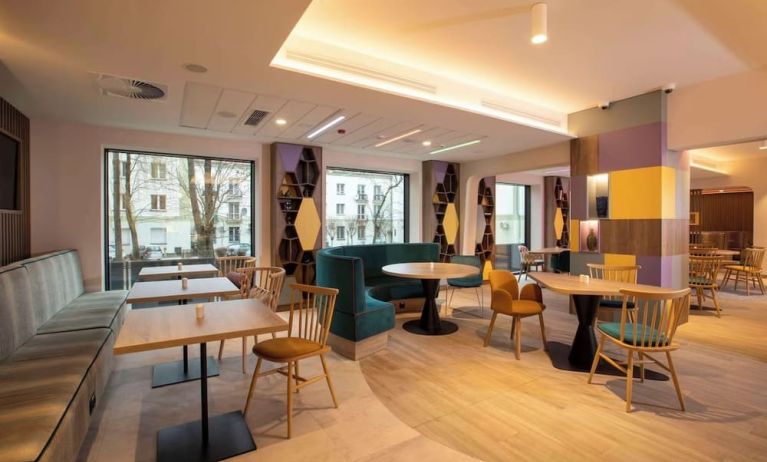 Lounge and coworking space at Hampton By Hilton Bialystok.