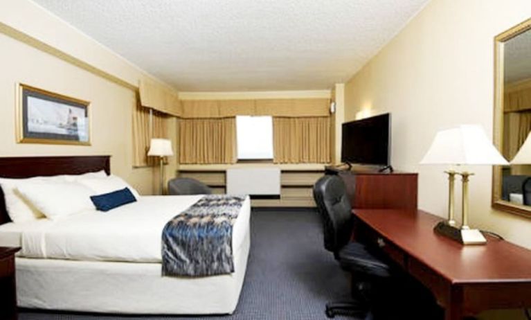 Day use room with TV at Maritime Conference Center.