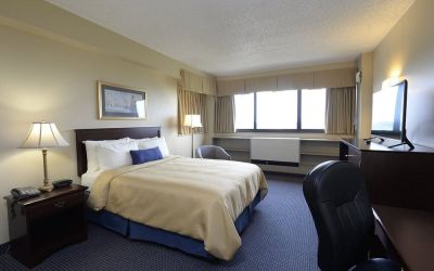 Day use room with TV at Maritime Conference Center.