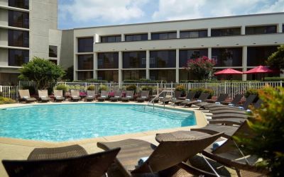 Refreshing outdoor pool at Atlanta Marriott Northwest At Galleria.